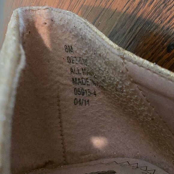 Olsenboye Gold Glitter Sparkly Platform Pumps, Size 8M - Picture 3 of 8